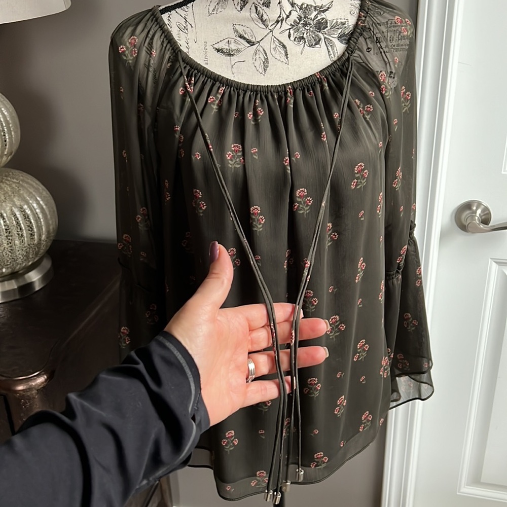 White House Black Market Boho style blouse - Picture 3 of 7